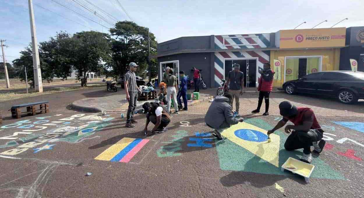 Futebol, churrasco e união: torcida de Brasil e Haiti se reúne para ver jogo