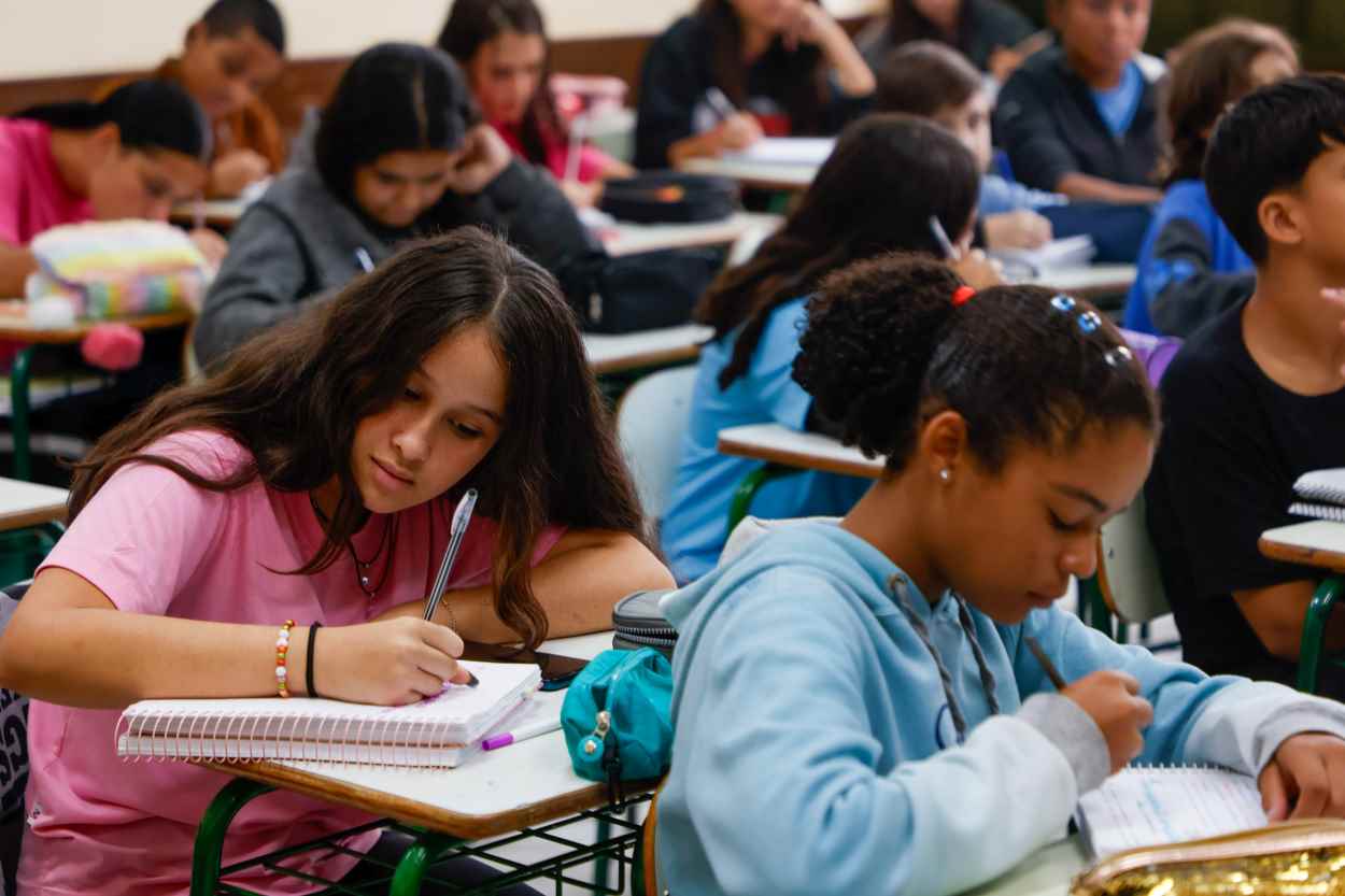 Escolas estaduais reforçam prevenção a infartos, AVC e doenças respiratórias no inverno