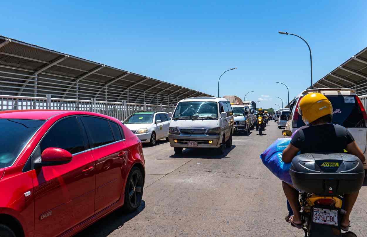 Motoristas do Paraguai e da Argentina acumulam R$ 42 milhões em multas em Foz; veja como consultar e pagar