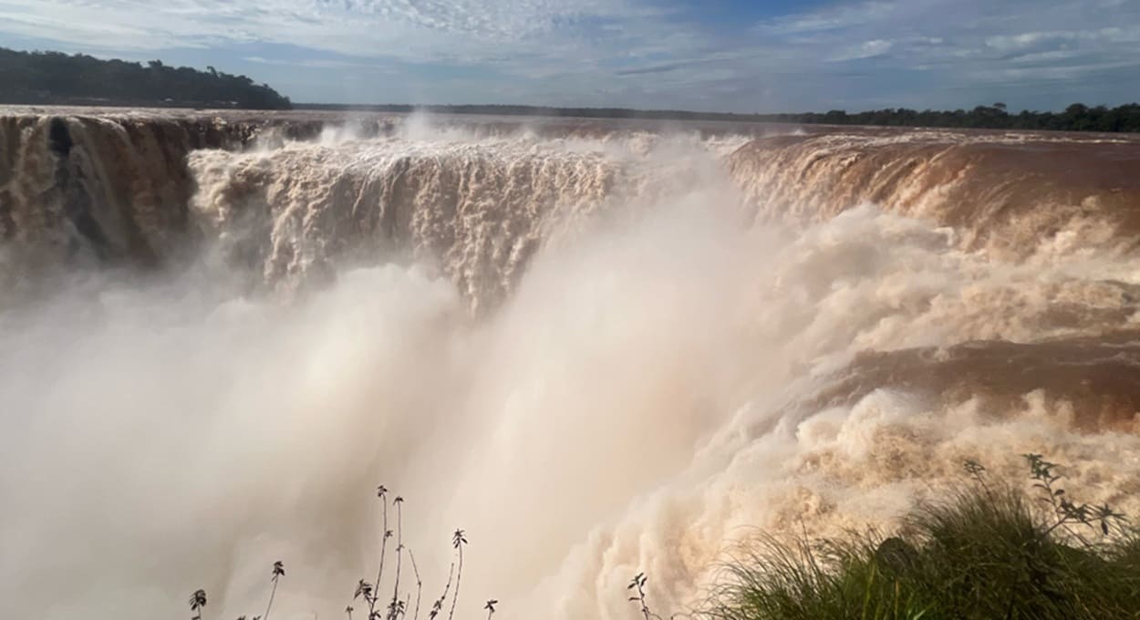 Passarela argentina das Cataratas do Iguaçu está fechada