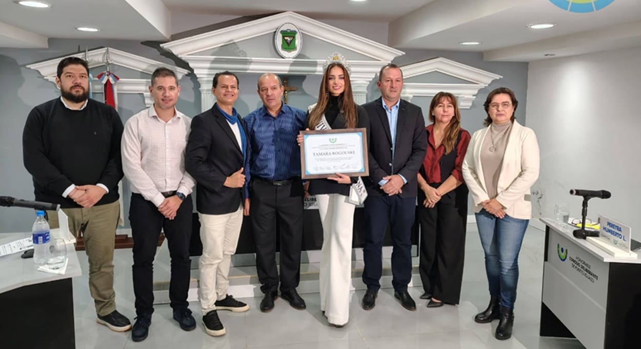 Câmara de Puerto Iguazú homenageia Miss Universo Argentina