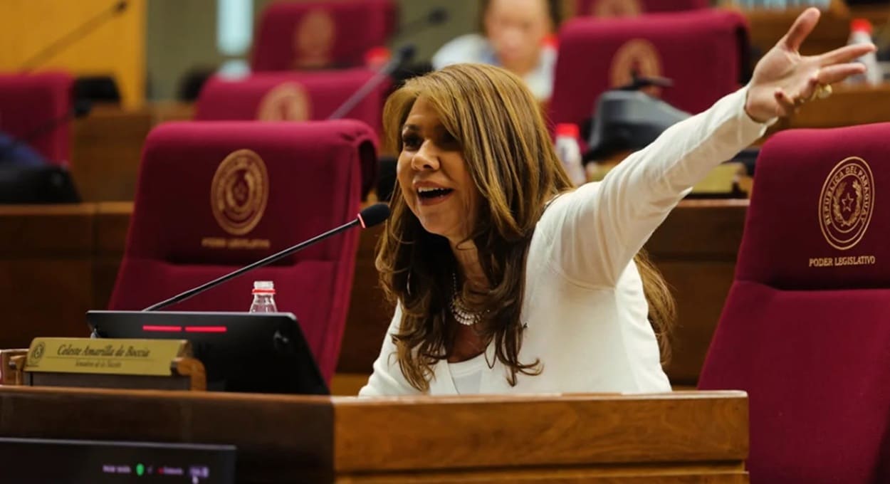 Mbappé responde a insultos racistas de senadora do Paraguai