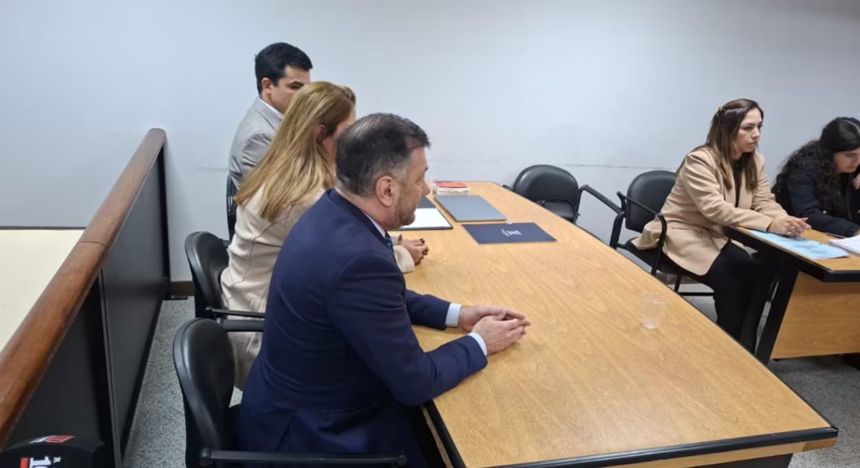 Ex-senador da Argentina é condenado pela Justiça do Paraguai