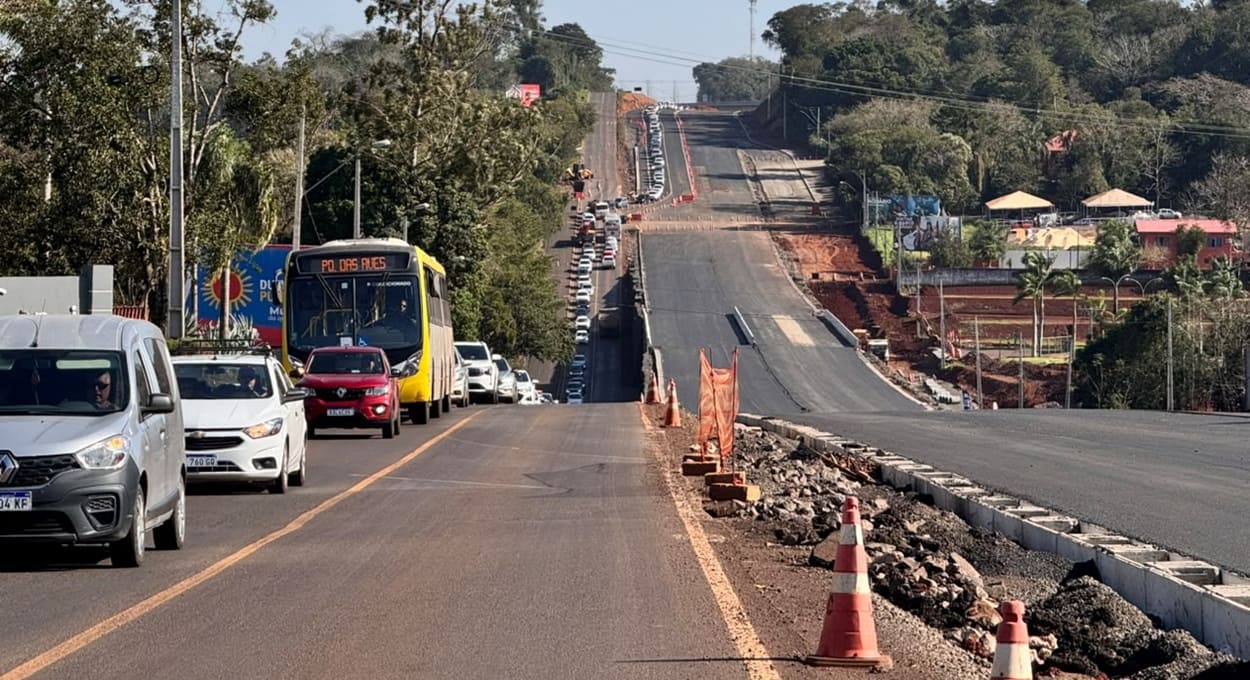 Vai às Cataratas do Iguaçu? Atenção com o congestionamento na rodovia