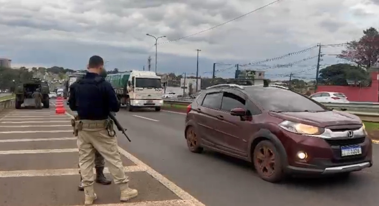 Operação Ágata gera congestionamento na BR-277 em Foz do Iguaçu