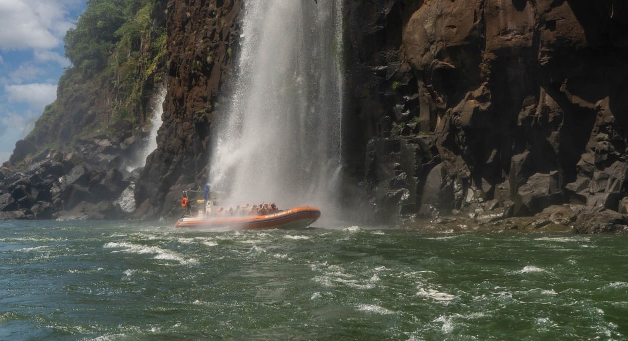 Acidente nas Cataratas: Macuco Safari detalha procedimentos de segurança