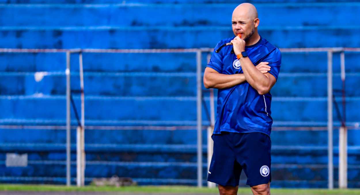 Adriano Souza não é mais técnico do Foz do Iguaçu FC