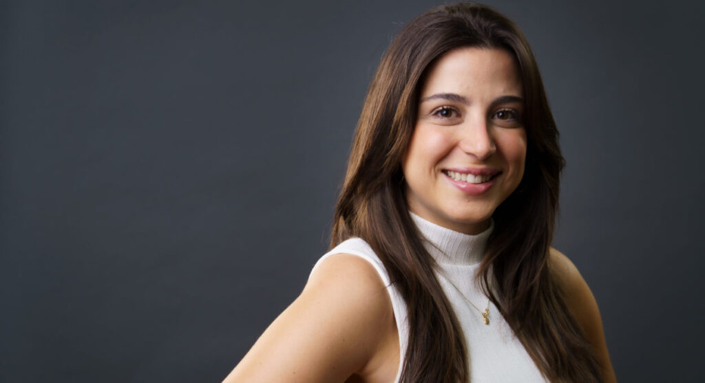 Para Aline Vieira, especialista da Serasa em educação financeira, o descompasso indica pressão sobre o orçamento familiar. Foto: Serasa/divulgação