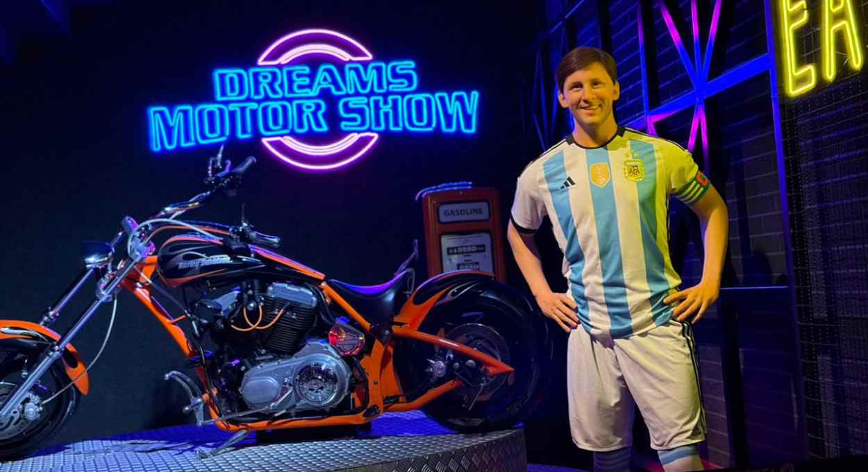 Os fãs de Lionel Messi poderão registrar o momento ao lado da estátua de cera do craque argentino, uma das atrações do Dreams Motor Show durante a programação da final do Mundial.