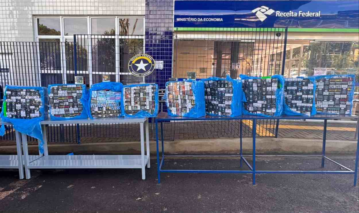 Motorista é flagrado com carga de R$ 120 mil em cigarros eletrônicos
