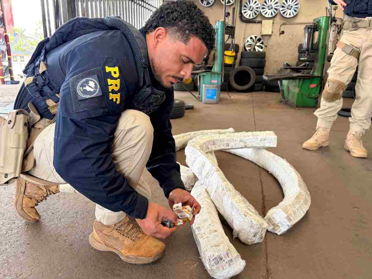 De Foz para Curitiba: PRF apreende 3,2 mil ampolas de emagrecedores em pneus