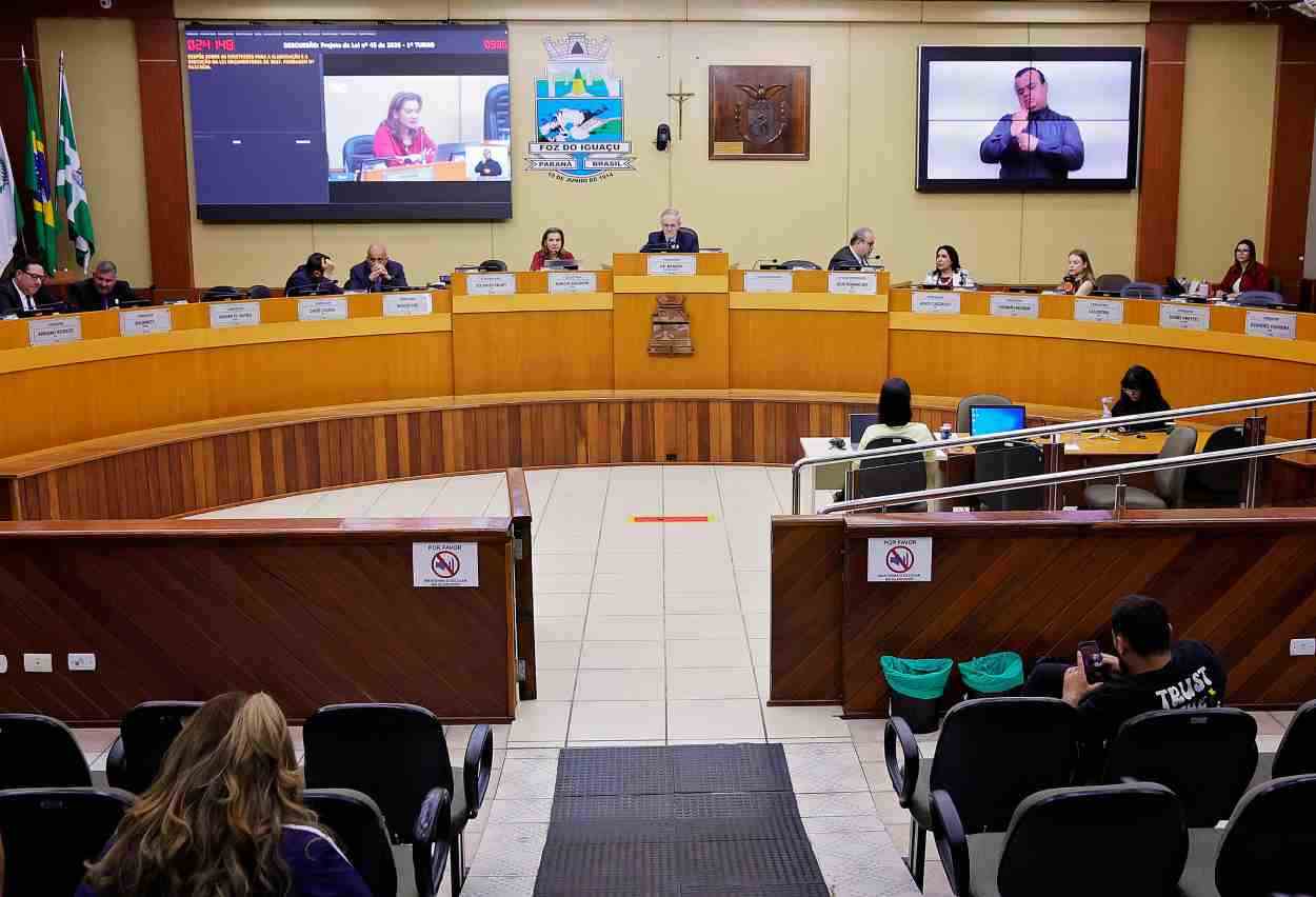 Fraude à cota de gênero nas eleições mudará composição de vereadores na Câmara de Foz