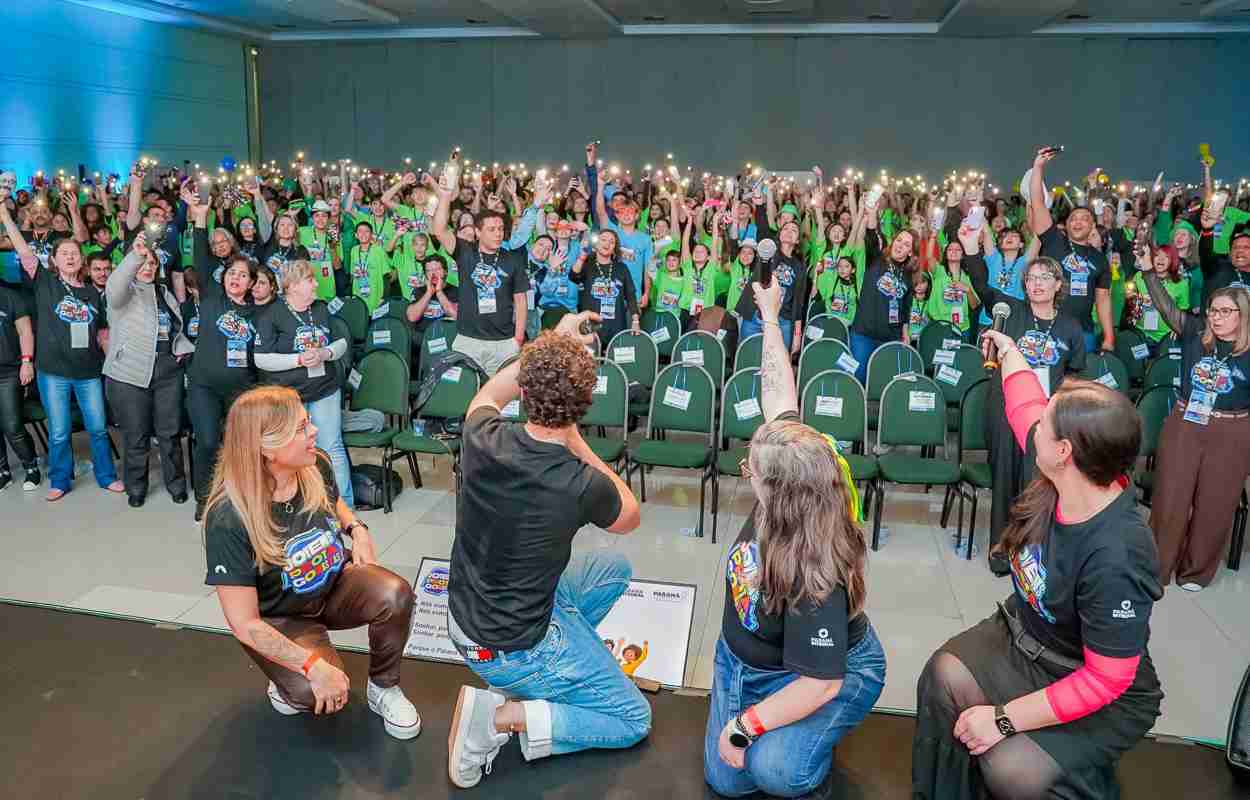Foz reúne estudantes em encontro que fortalece o protagonismo juvenil nas escolas estaduais