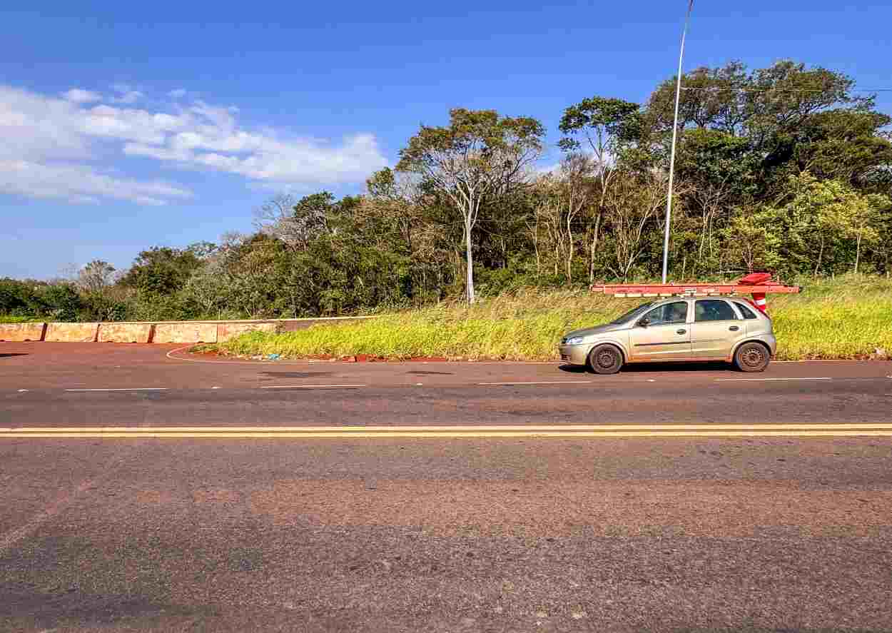Barreiras na Perimetral Leste geram alerta sobre risco de acidentes — ‘armadilha’