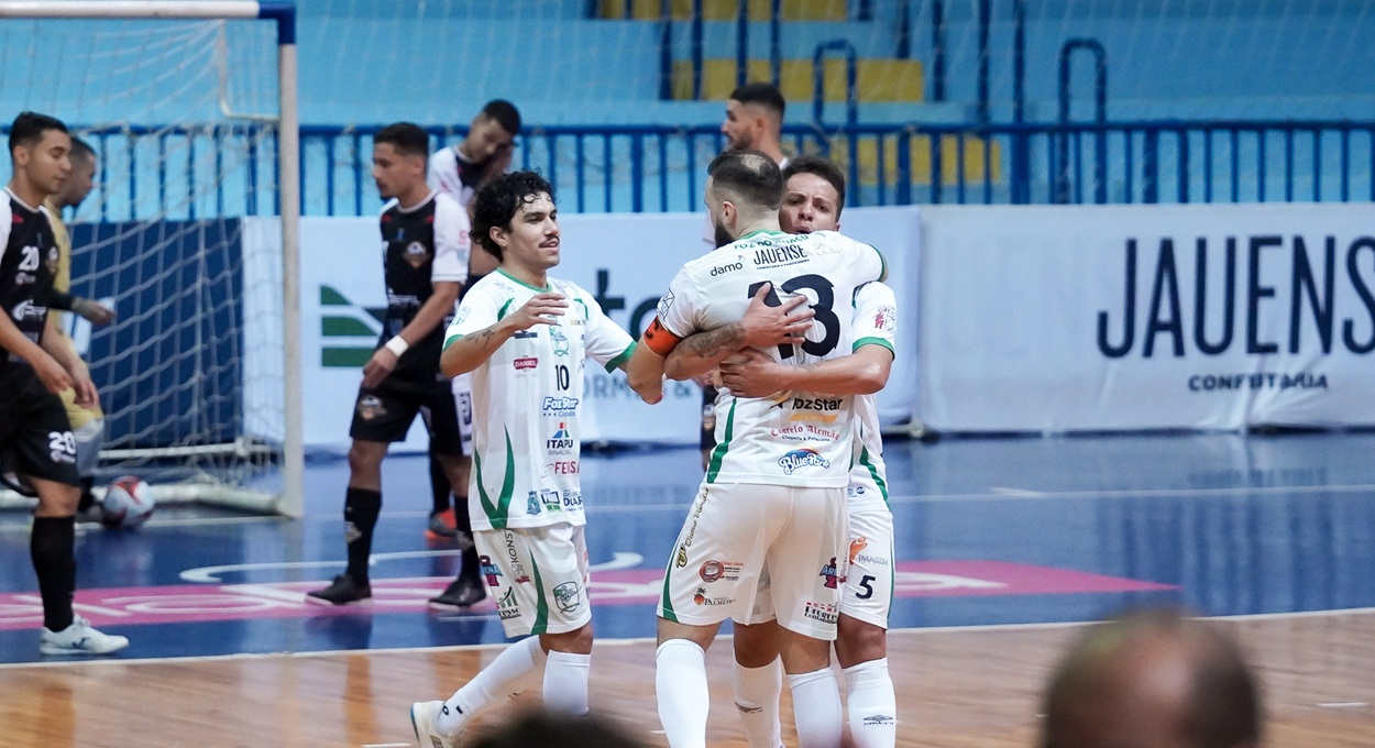 Na volta ao Costa Cavalcanti, Foz Futsal goleia na Série Bronze