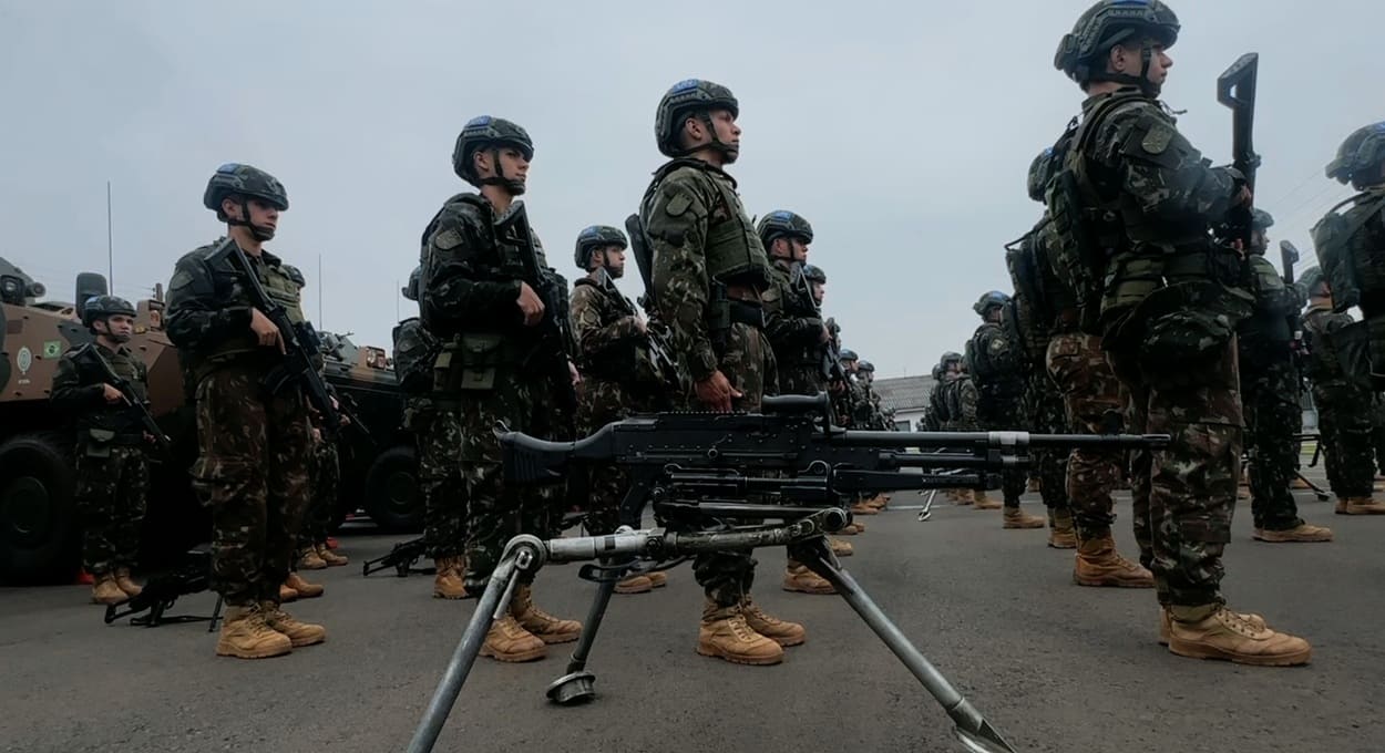 Operação militar em Foz do Iguaçu reúne forças de seis países
