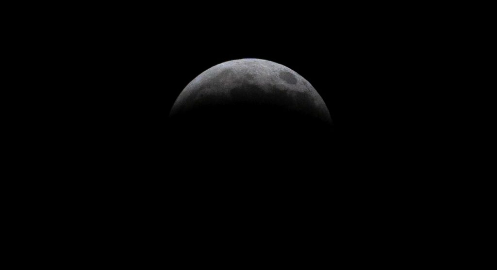 Avanço do fenômeno durante a madrugada em Foz do Iguaçu.