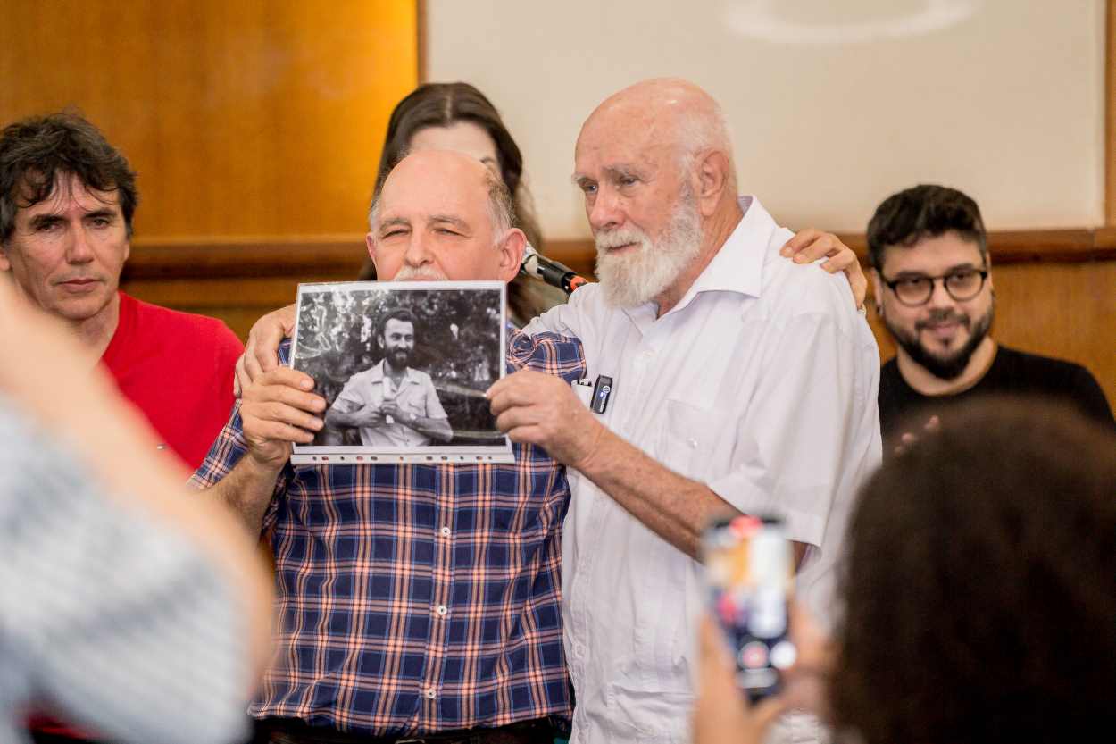 Ditadura militar: livro sobre Aluízio Palmar vence prêmio internacional no Canadá