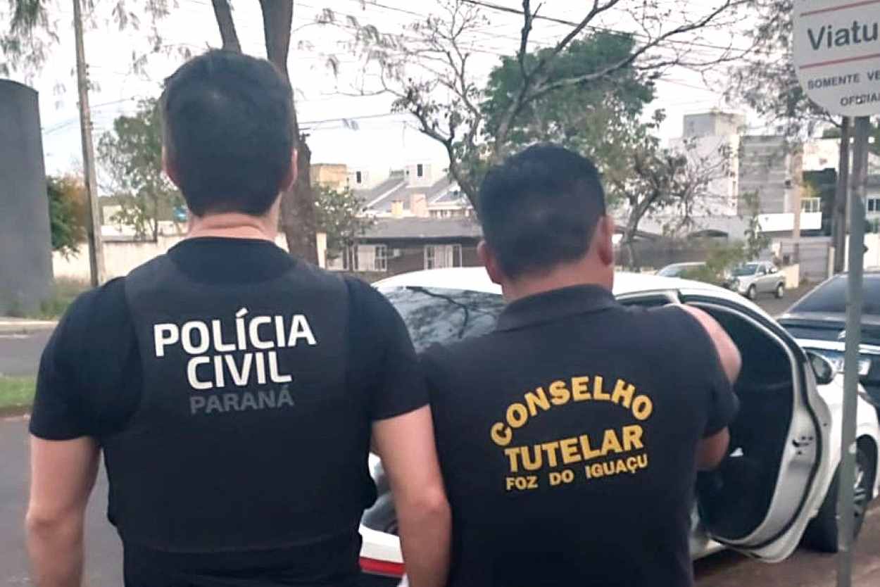 Casal acusado de vender filho de 5 meses é preso por tráfico internacional de criança em Foz