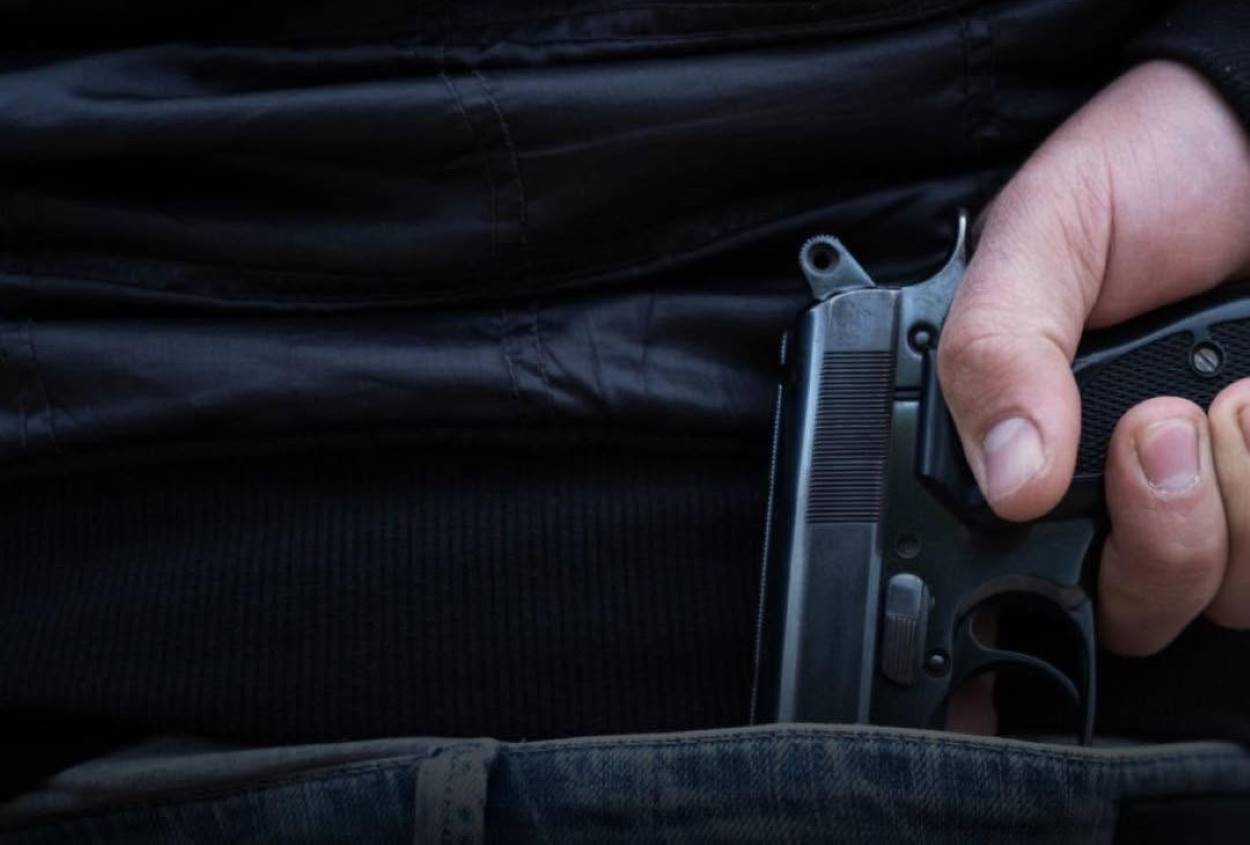 Operação com 60 agentes aperta cerco contra comércio ilegal de armas em Foz
