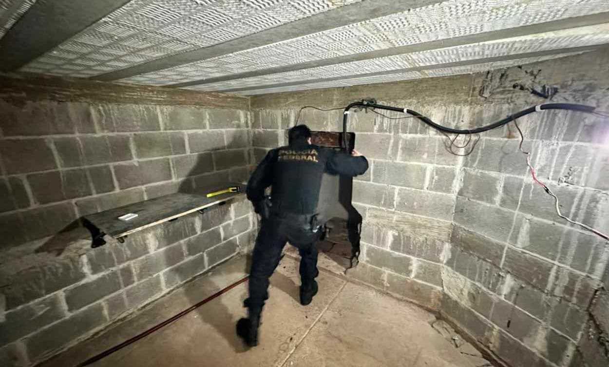 Polícia Federal encontra passagem subterrânea usada para ocultar mercadorias