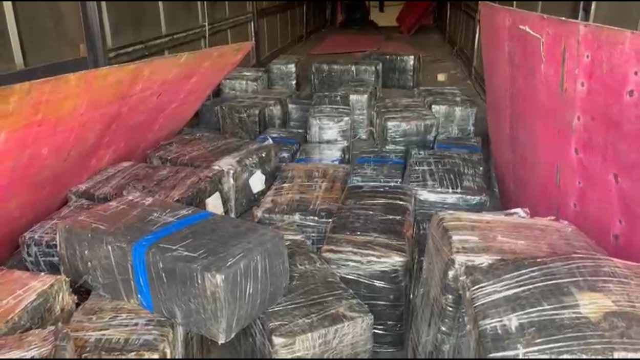 PM barra 2 toneladas de maconha em caminhão em Foz; carga iria para Curitiba