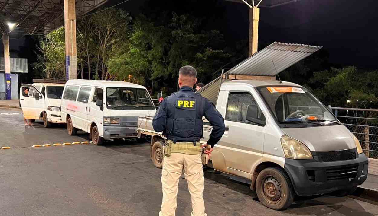 PRF encontra veículos em más condições na Ponte da Amizade e recolhe 27