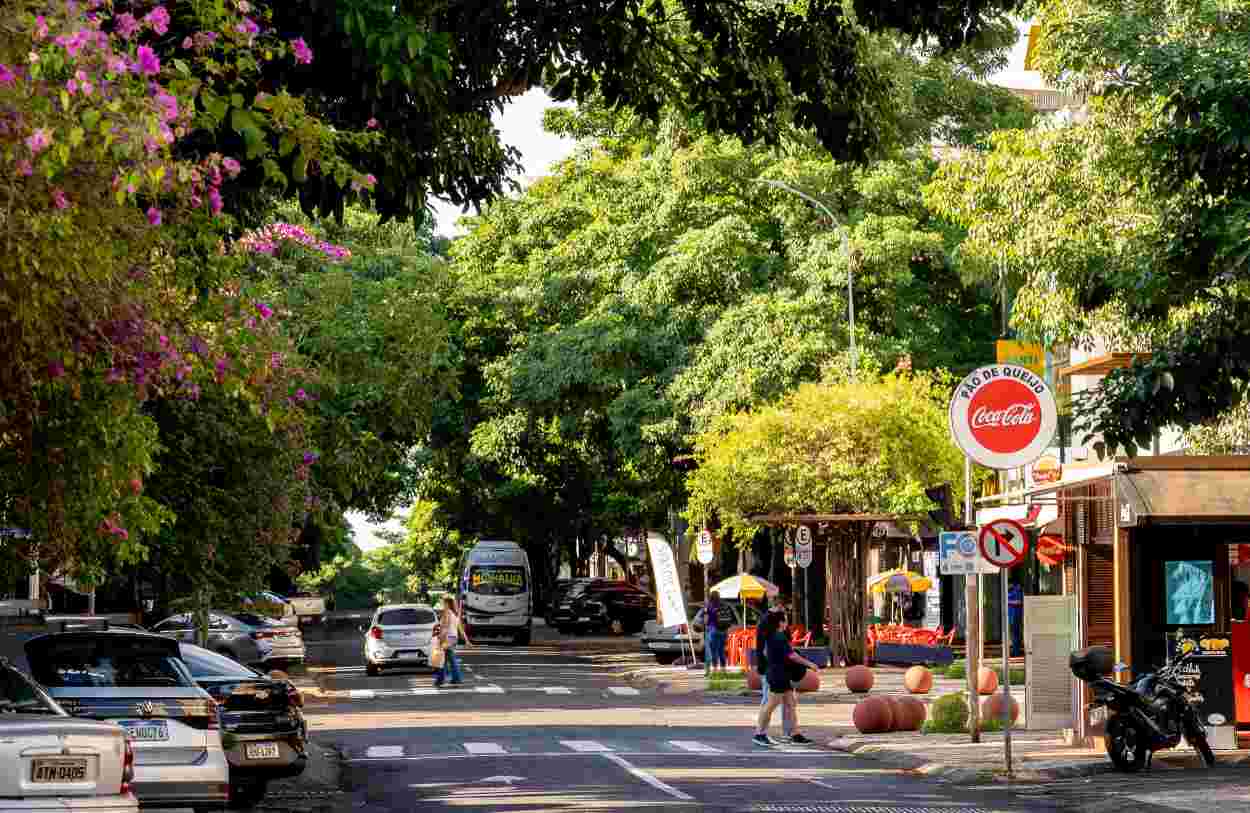 Empresas de Foz abrem vagas e buscam novos profissionais: 700 oportunidades