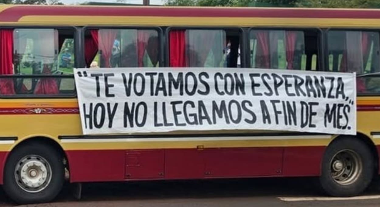 Argentina: Javier Milei é recebido com protestos em Puerto Iguazú