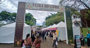As muitas versões da Feira do Livro de Foz do Iguaçu ao longo do tempo