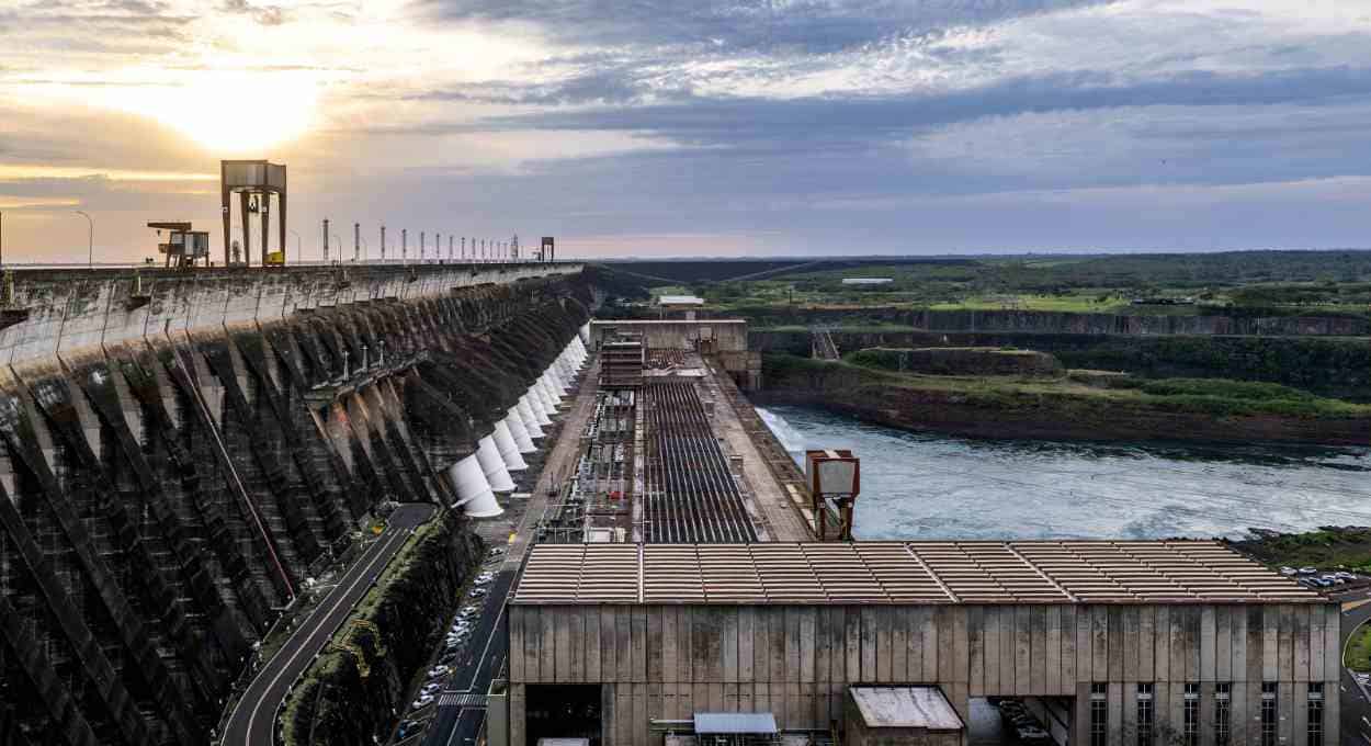 Consumo da energia de Itaipu cresce quase 20% no Paraguai