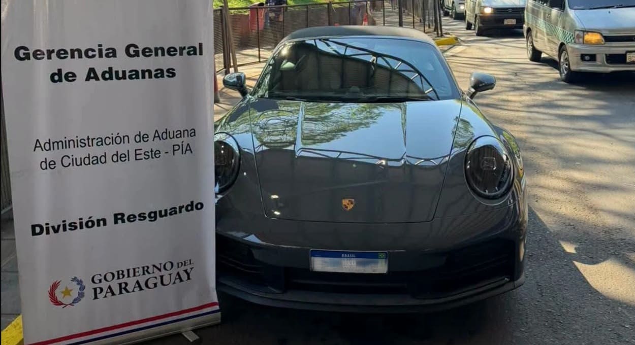 Paraguai apreende Porsche na cabeceira da Ponte da Amizade
