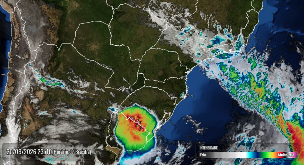 Pela segunda vez no ano, Foz do Iguaçu tem alerta vermelho de tempestade