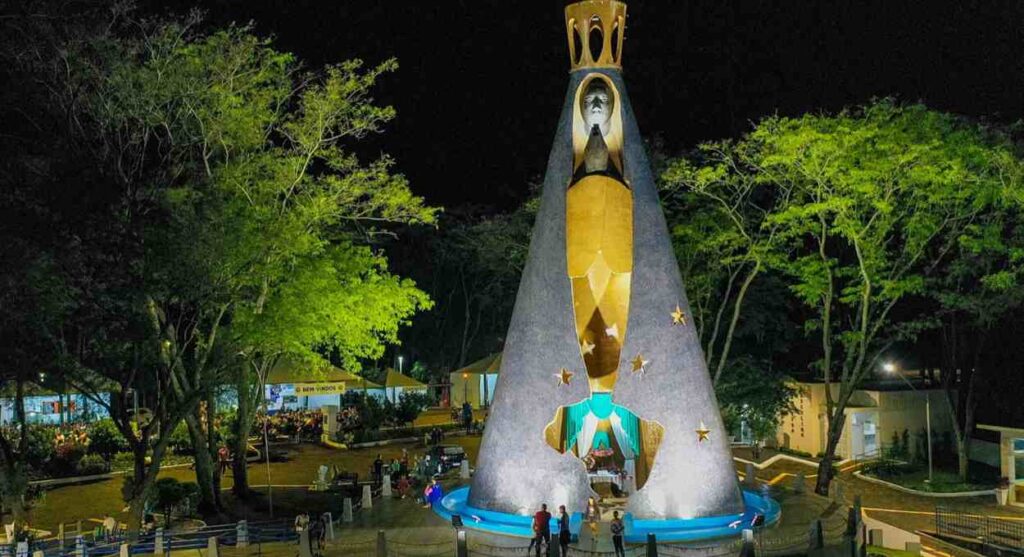 Monumento em Itaipulândia é o segundo maior do Brasil dedicado a Nossa Senhora Aparecida. Foto: Santuário de Itaipulândia/divulgação
