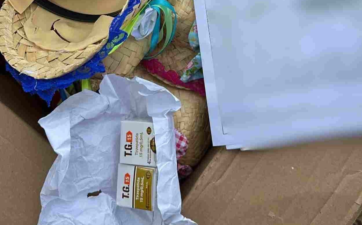 Passageiro tenta esconder 50 ampolas de remédios em chapéus de festa junina
