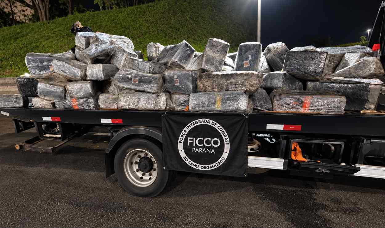 Cerca de 2,9 toneladas de maconha estavam escondidas em carga de sucata