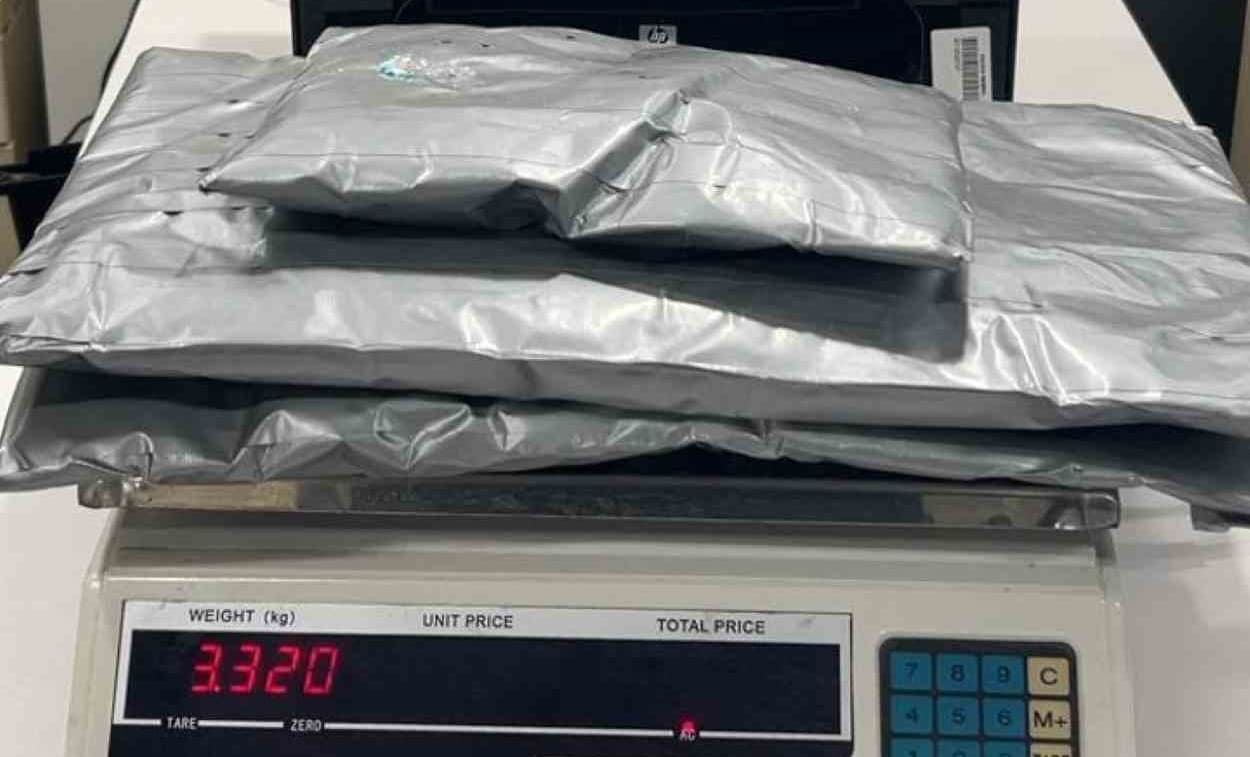 Duas mulheres são presas com 6,6kg de cocaína no Aeroporto de Foz do Iguaçu