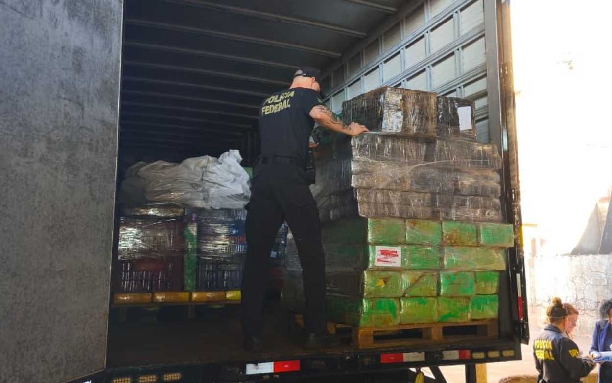 Federais dão fim a 10 toneladas de drogas na fronteira com aparato de segurança reforçado