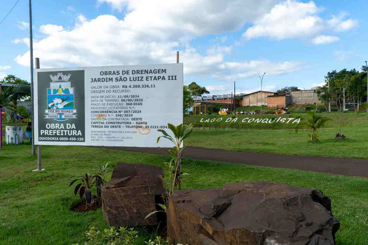Após parar na placa, prefeitura anuncia retomada de obra contra alagamentos