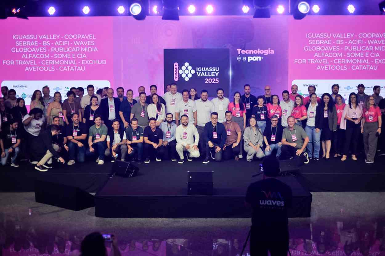Summit em Foz destaca tecnologia, IA, agro e novos negócios