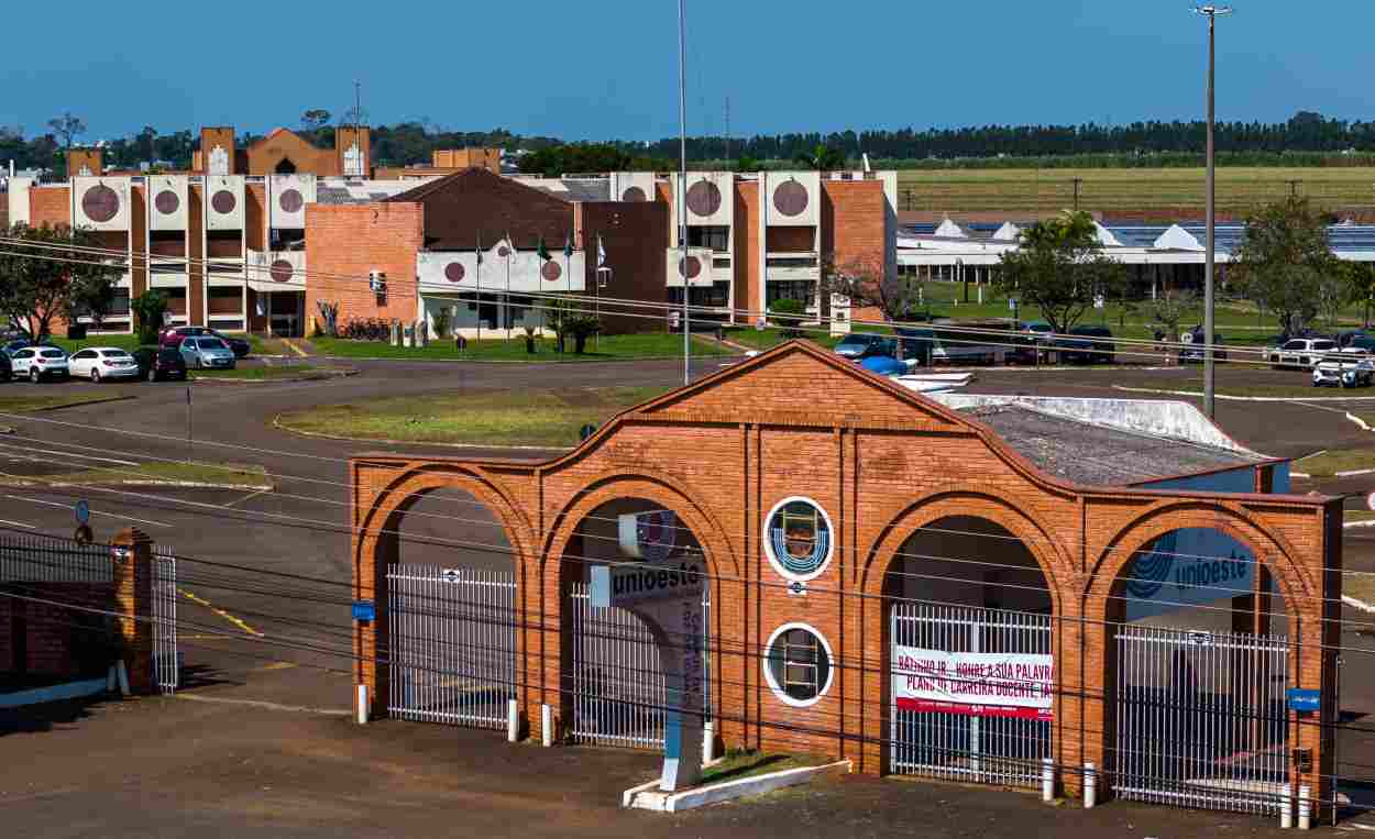 Com Feira do Livro, serviços e oficinas, Unioeste abre Primavera Universitária