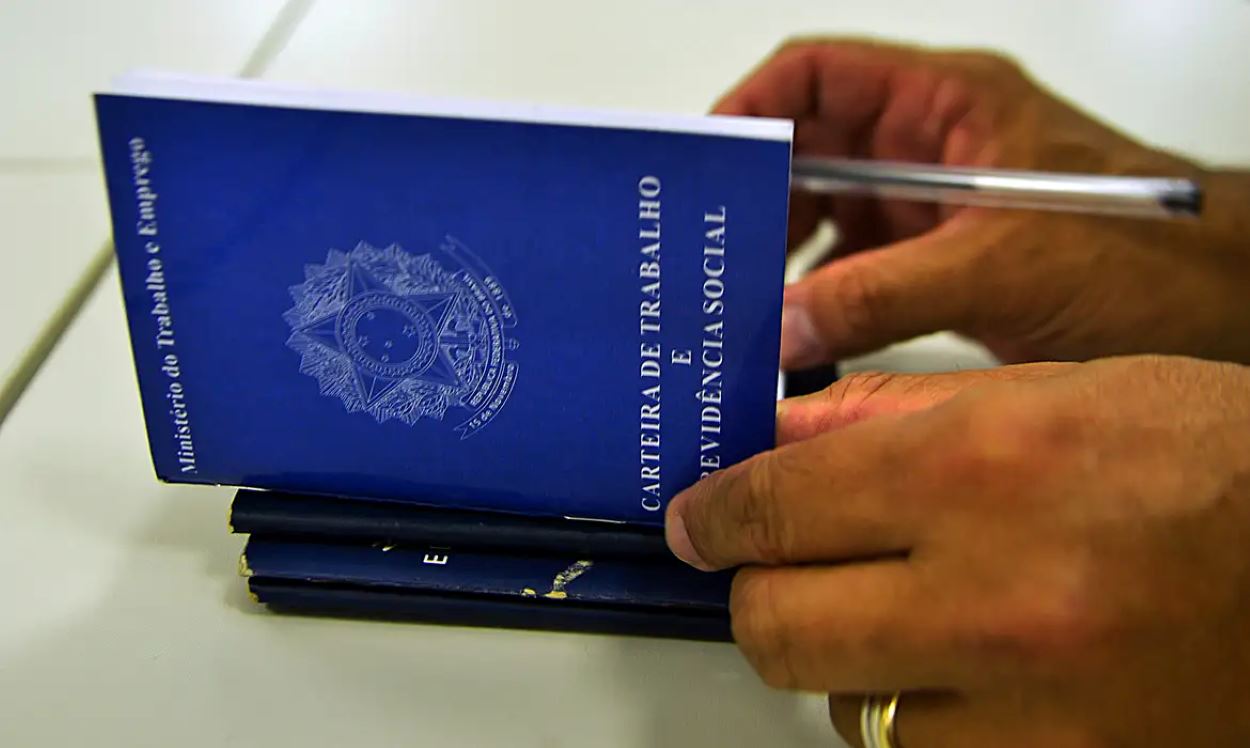 Mutirão de empregos reúne 10 empresas em Foz com entrevistas no local