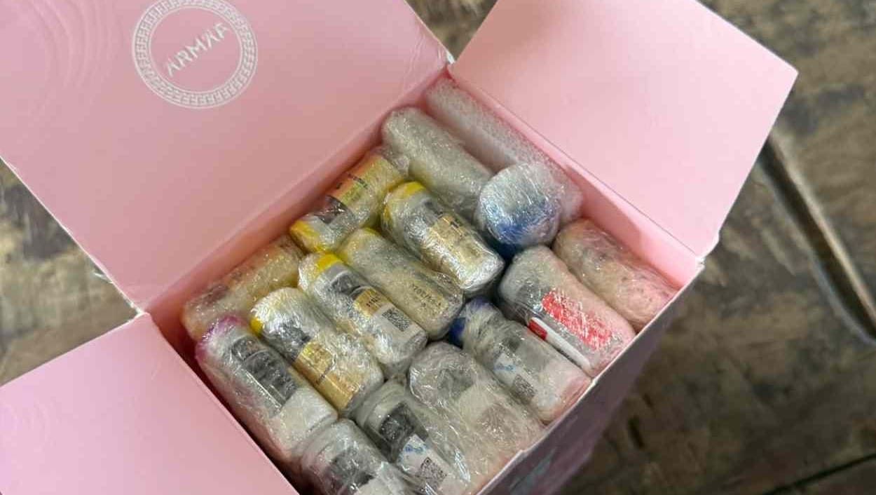 Receita Federal apreende 633 ampolas de medicamentos para emagrecer em caixas de perfumes