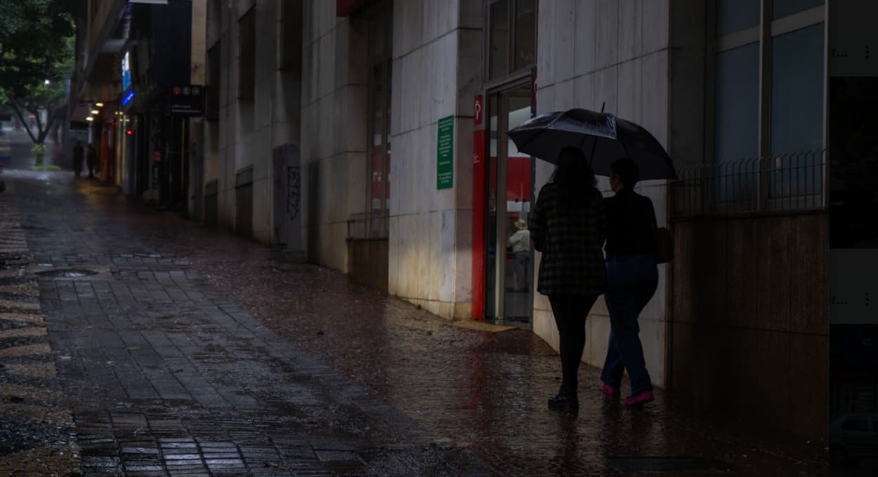 Atenção: meteorologia emite alertas de tempestade para Foz do Iguaçu