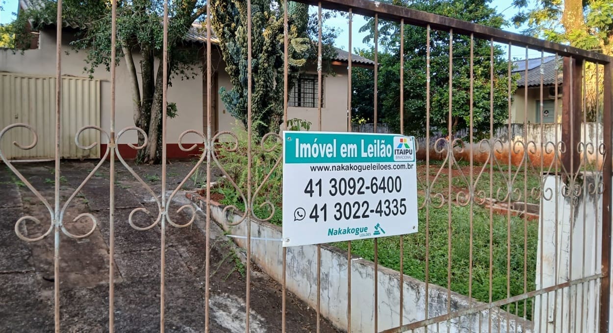 Leilão de casas da Vila A arrecada quase R$ 4 milhões em Foz do Iguaçu
