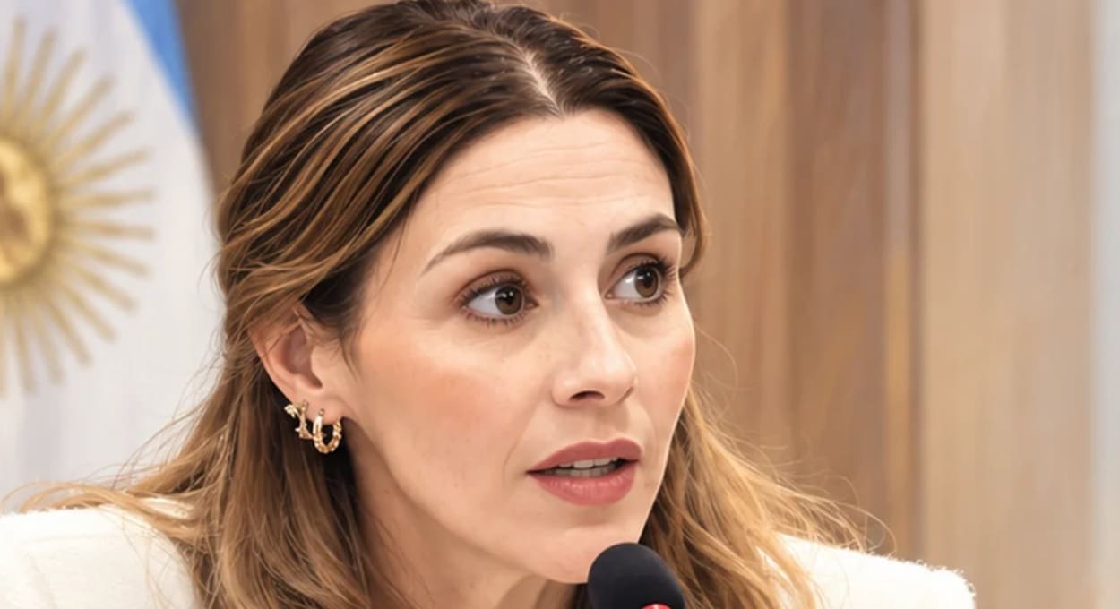 Deputada da Argentina pede investigação sobre entrada de Flávio no país