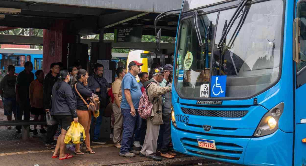 Fim da escala 6 por 1 vai reduzir a jornada de 53,8 mil trabalhadores em Foz do Iguaçu