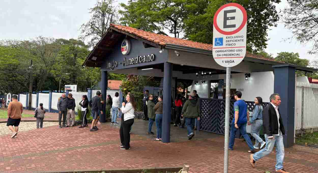 Votação começa tranquila no maior local de votação do Paraná