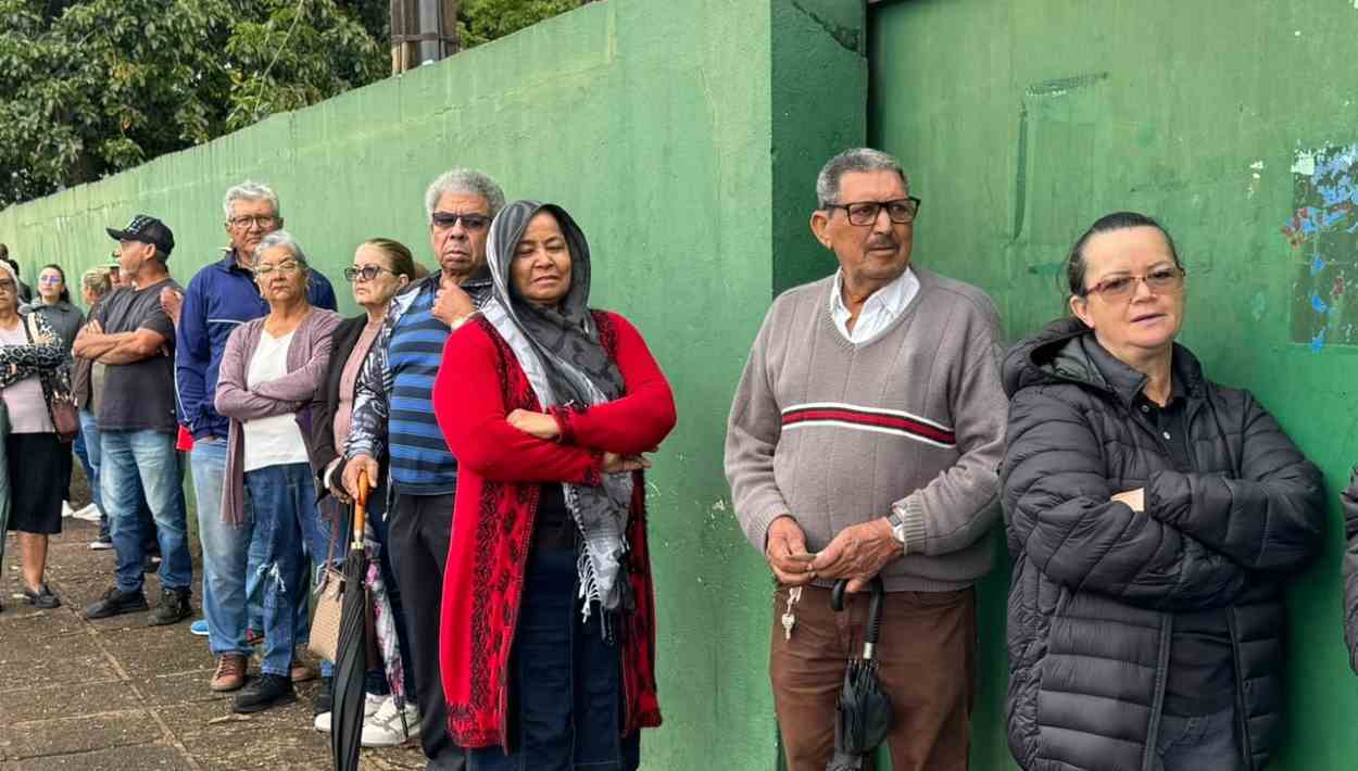 Eleitores votam cedo em Foz e depositam expectativas nas urnas