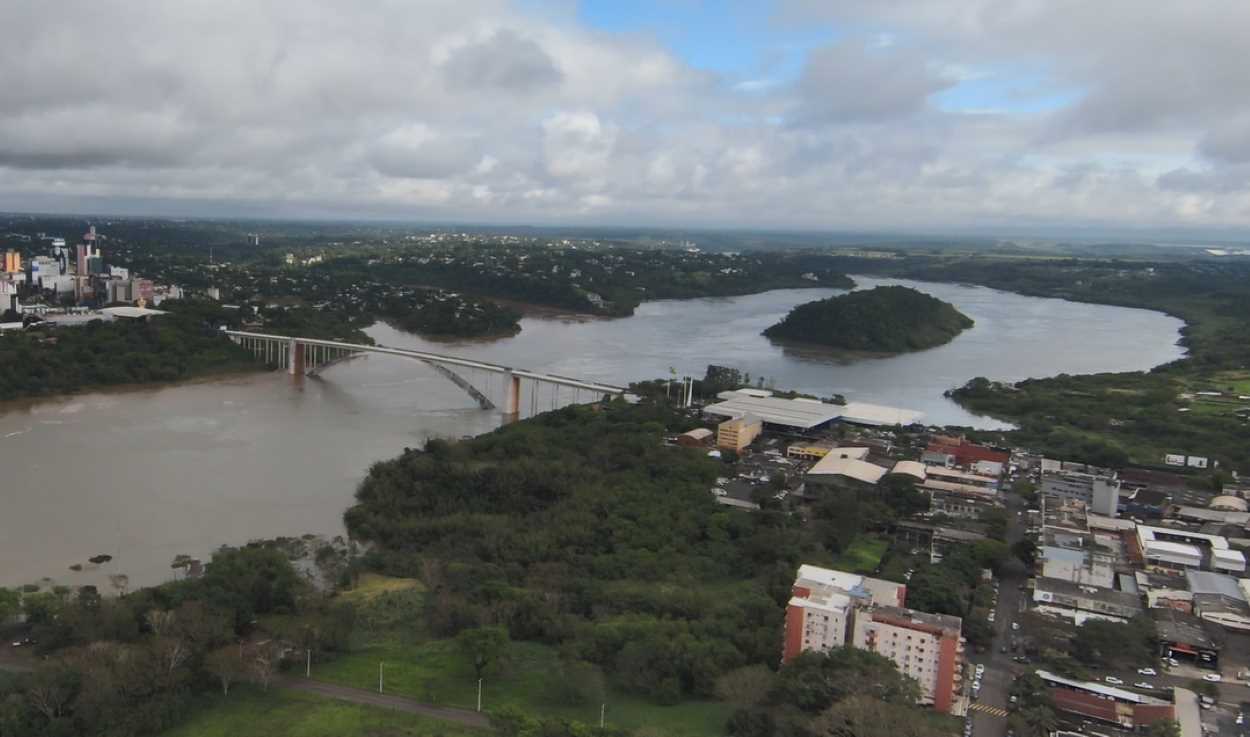 Depois das chuvas em Foz, o risco de doenças: saúde orienta sobre perigos